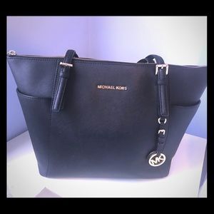 Michael Kors Jet Set Large Tote - Black